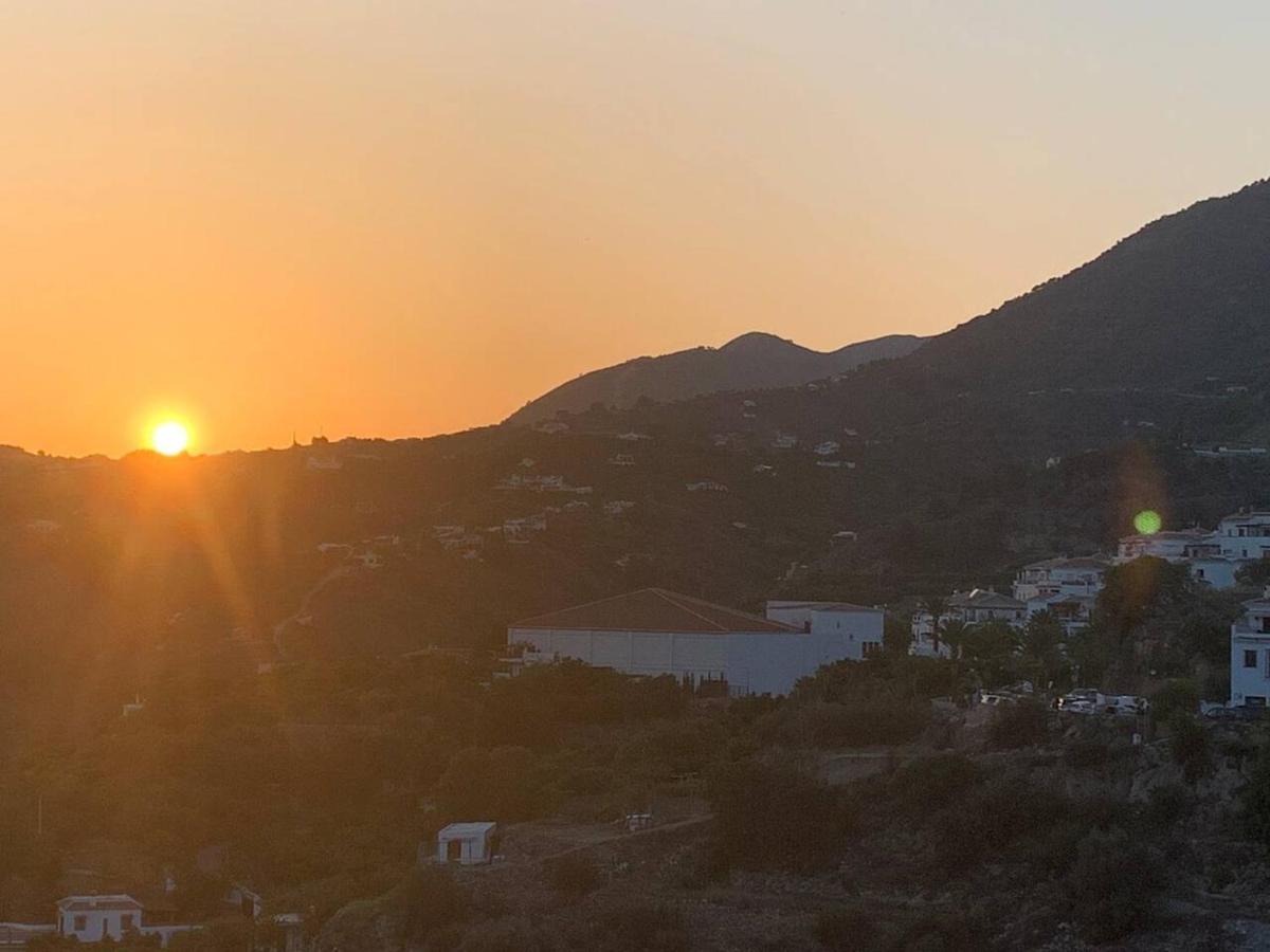 Casita Frigiliana - Stunning New Apartment With Views With Private Parking Space מראה חיצוני תמונה